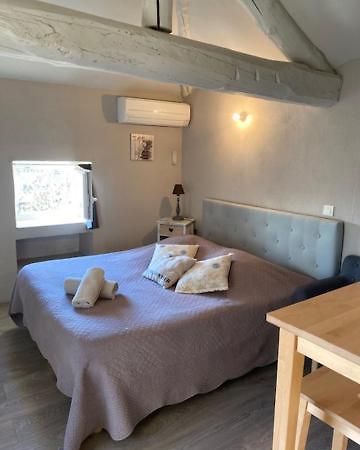 Petit Studio Le Pigeonnier A 5 Mn De Lourmarin Apartment Puyvert Bagian luar foto